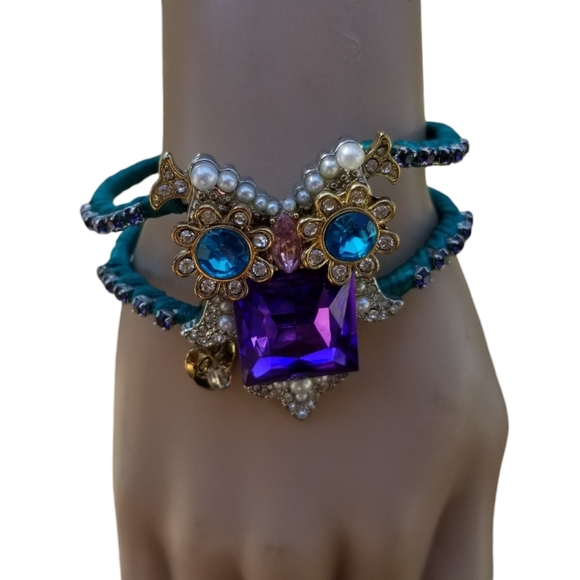 BETSEY JOHNSON RHINESTONE ENCRUSTED OWL STATEMENT NECKLACE & BRACELET SET - Picture 11 of 12